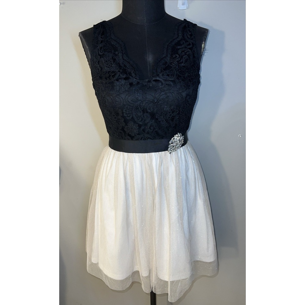 NWT Lily Rose Jr Sz 7 Black White Lace & Organza‎ Overlay Formal Prom Homecoming